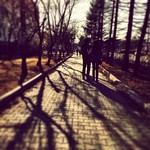  Отдых в Уссурийске Приморский край, фото  Уссурийск  площадь  пара  аллея  деревья  любовь  весна  солнечно